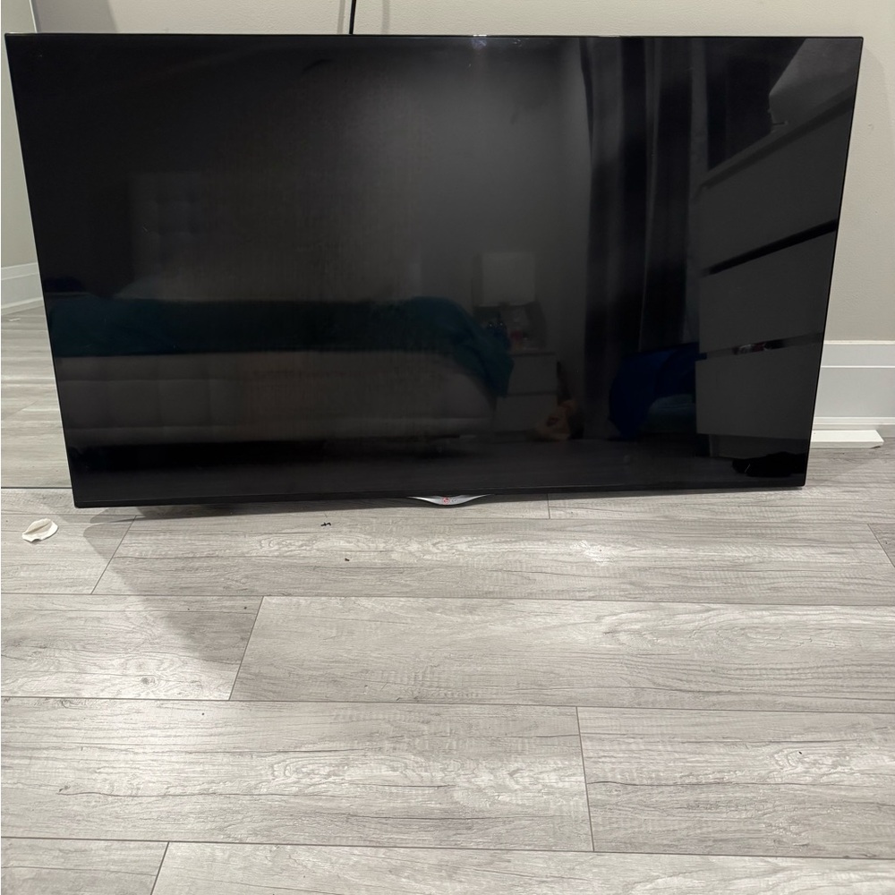 LG Black Flat Screen TV